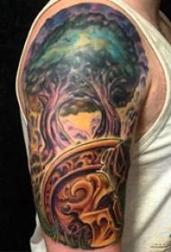 Illustrazione del tatuaggio del grande braccio grande braccio maschio sull'immagine variopinta del tatuaggio del grande albero