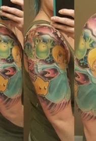 Ilustrasi tato lengan besar lengan besar perempuan pada gambar tato karakter kartun berwarna