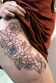 La femuro de tatuaje-floreta knabino sur minimalista floro-tatuaje-bildo