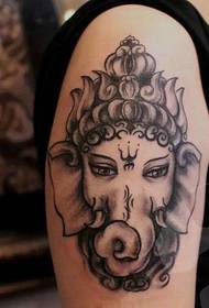 Klasična ličnost slike velikog tetovaža slona velike ruke