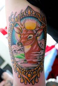 Grutte earm yn herten tattoo patroan