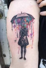 Akvarelės tatuiruotės paveikslėlio mergaitės tatuiruotės nuotrauka ant didžiosios rankos