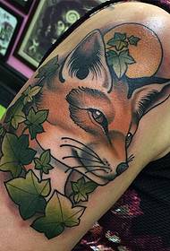 Mokhoa o mocha oa semela sa sekolo sa fox tattoo