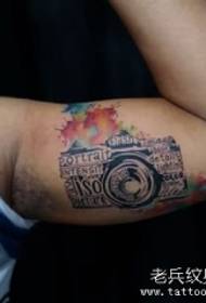 Grutte earmkamera splash inketkleur tattoo-patroan