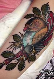 Великий рука школи птах колір татуювання візерунок