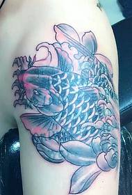 Daghang bukton nga itom ug puti nga squid tattoo nga litrato nga klasiko nga personalidad