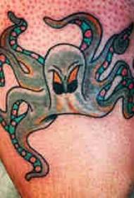 Augšstilba tetovējums vīriešu krāsas astoņkāju tetovējuma attēls uz vīrieša augšstilba