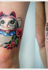 Patrón de tatuaje de gato acuarela lindo muslo