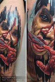 Kāju krāsas šausmu stila rāpojošās asiņainās sievietes tetovējums