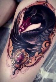 Coscia cigno nero e motivo tatuaggio gioiello