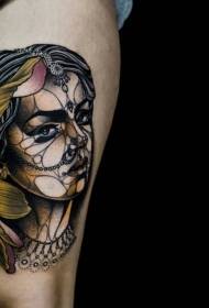 Žica lijepe boje s cvjetnim uzorkom tetovaže