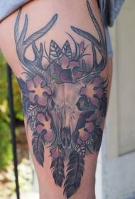 Kombinasjon av hjorteskalle og tatoveringsmønster for fjærblomst