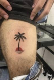 Los muslos de los niños pintaron la línea de personalidad simple puesta de sol y plantan fotos de tatuajes de árboles de coco