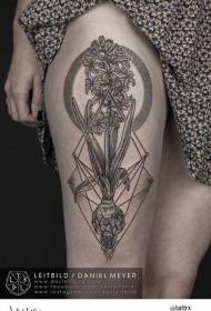 Modello di tatuaggio floreale giacinto nero stile geometrico coscia