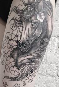 Phatrún tattoo bláth brónach capall dath nádúrtha