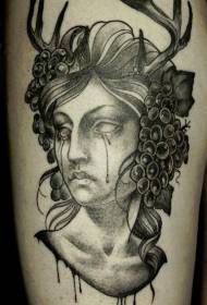 Ritratto di scola di donna vecchia piangente neru donna di ritrattu è uvulu di uva mudellu di tatuaggi