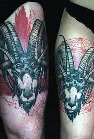 Väri verinen salaperäinen vuohen tatuointikuvio