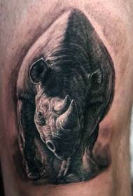 Realistické fotografie nôh ako tetovanie nosorožcov