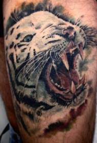 Pola tato harimau putih gaya realistis paha