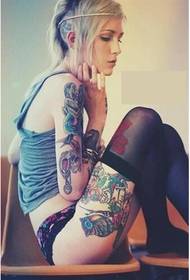 Europejskie i amerykańskie piękno seksowna moda klasyczna obraz tatuaż osobowości uda