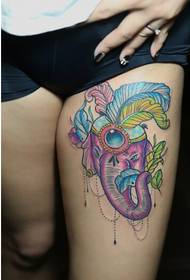 Madingos moteriškos šlaunų gražios mados dramblių tatuiruotės modelio nuotraukos