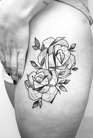 太もも小さな新鮮なバラのセクシーな刺青タトゥーパターン