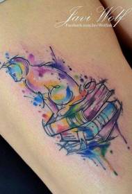 可愛的小貓，與書多彩飛濺墨水風格大腿紋身圖案