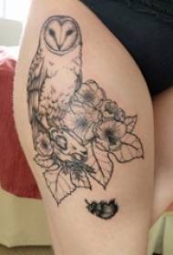 Školáčka stehná na čiernych tŕňoch jednoduchých líniách rastlín kvety a obrázky sovy tetovania