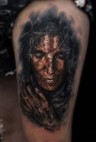 Realistische oude stijl gekleurde oude vrouw portret tattoo patroon
