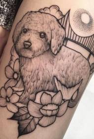 大腿雕刻風格黑狗與花紋身圖案