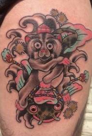 Sean-scoil moncaí daite gleoite daite le patrún tattoo éisc