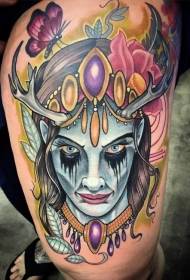 Morda nova tradiciaj koloraj floroj kaj papilia diabla vizaĝo tatuaje ŝablono