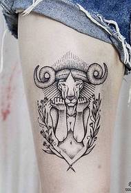 Coscia corpo di antilope individuale in Europa e negli Stati Uniti combinato con il modello del tatuaggio