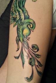 Modello di tatuaggio uccello verde coscia