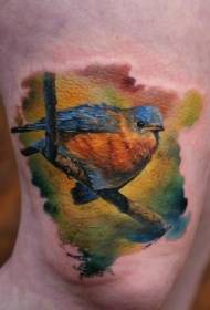 Modèle de tatouage réaliste d'oiseau couleur vive cuisse