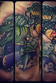Modello di tatuaggio coccodrillo misterioso di colore delle gambe