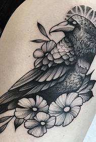 Thigh sexy stinging European and American bird tattoo pattern