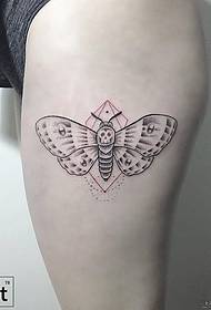 Tatuaggio a punto coscia modello di tatuaggio geometrico farfalla sexy Europa e America