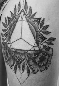 Triângulo preto na coxa combinado com padrão de tatuagem de flor