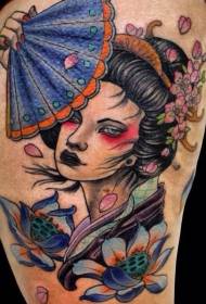 Coscia geisha asiatica dipinta semplice e motivo tatuaggio loto