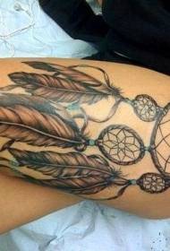 Lahi nga kolor sa indian nga damgo nga catcher feather tattoo nga litrato