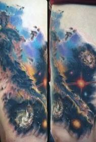 Motivo del tatuaggio cielo stellato spazio colore della gamba