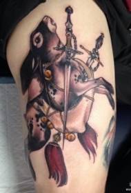 Coscia sexy con tatuaggio da pugnale europeo e americano