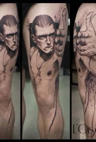 Patrún álainn tattoo fíochmhar fireann agus bán ar an gcúl