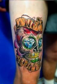 Barva nog smešnega lobanj z diamantnim vzorcem tatoo