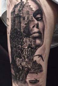 Црн и бел замокен карпа на бутот со шема на тетоважа на женски портрети
