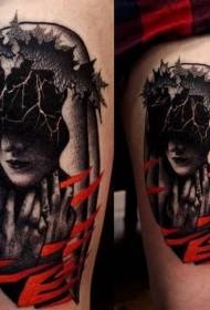 Tattoo potret wanita pembakaran gaya surreal gelap