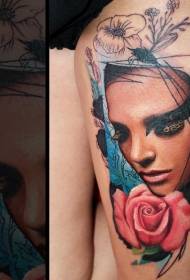 Колір ноги жінка з малюнком татуювання рожеві троянди