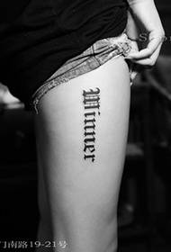 Tatuagem sexy inglês de coxa