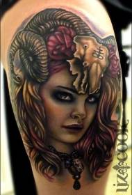 Patrón de tatuaje de mujer de diablo de color de estilo moderno